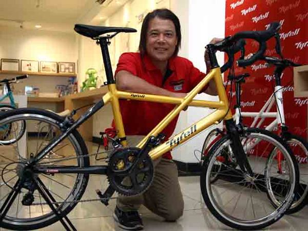 Menjajal Kenyamanan Sepeda Mini Velos