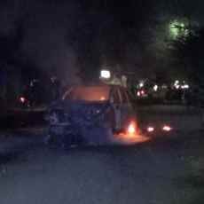 Balap Liar, Sebuah Mobil dan Sepeda Motor Terbakar