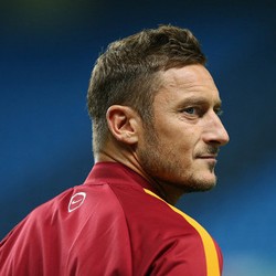 Totti Minta Fans Roma Tak Terbuai Start Positif