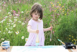 Lukisan Karya Balita dengan Autisme Ini Laku Puluhan Juta Rupiah