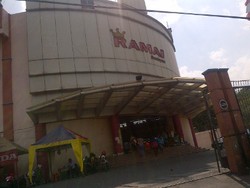 Ibu dan Anak Coba Terjun dari Lantai 2 Supermarket di Semarang