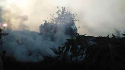 Mobil Pemadam Terbakar Saat Jinakkan Api di Kabupaten Tangerang