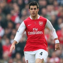 Ketika Fabregas Melawan Tim yang Membesarkan Namanya