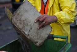 Kisah Ganesh Shinde, Pria Berprofesi Pembersih Feses Manusia di India