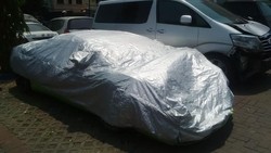 Lamborghini Hotman yang Dipindah ke Samsat Jakut Ditutupi Terpal