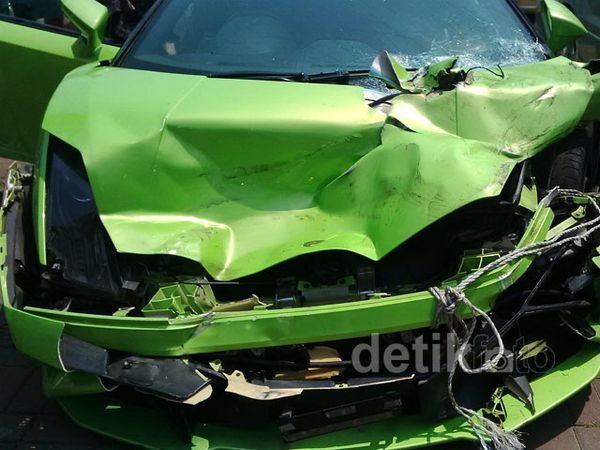 Pasca Kecelakaan, Lamborghini Hotman Paris Ringsek