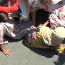 Ibu dan Anak Terinjak-injak Saat Pembagian Daging di Polrestabes Surabaya