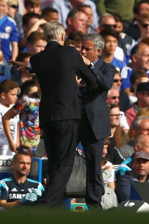 Kala Mourinho dan Wenger Dorong-dorongan