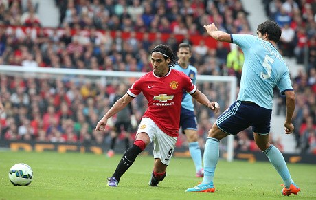 Martinez Waspadai Falcao yang Komplet