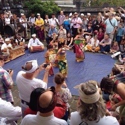 Hari Raya Ilmu Umat Hindu Sedot Perhatian Publik Eropa
