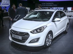 Hyundai i30 CNG Tampil Menggoda