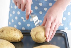 Tak Ingin Hamil, Wanita Kolombia Gunakan Kentang Sebagai Kontrasepsi