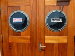 Traveling Naik Kapal Pelni, Ada Bioskopnya Lho!