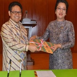 Rangkap 3 Jabatan Menteri, Armida Jadi Menakertrans 2 Minggu