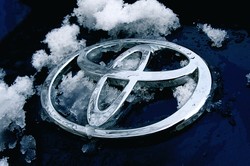 Diamuk Topan Toyota Hentikan Produksi