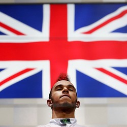 Hamilton Tinggal Butuh Satu Kemenangan Lagi untuk Samai Nigel Mansell