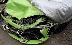 Polisi: Bus Pariwisata yang Tabrak Lamborghini Hotman Segera Melapor!