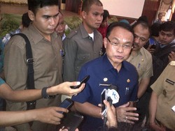 Kemendagri Larang Plt Gubernur Riau Mutasi Pejabat