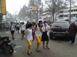 Aktivitas Letusan Meningkat, Status Sinabung Tetap Siaga