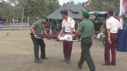 Puluhan Siswa SMA Peserta Upacara HUT TNI di Bali Pingsan