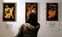 Ultah ke-62, Vladimir Putin Dibuatkan Lukisan ala Hercules