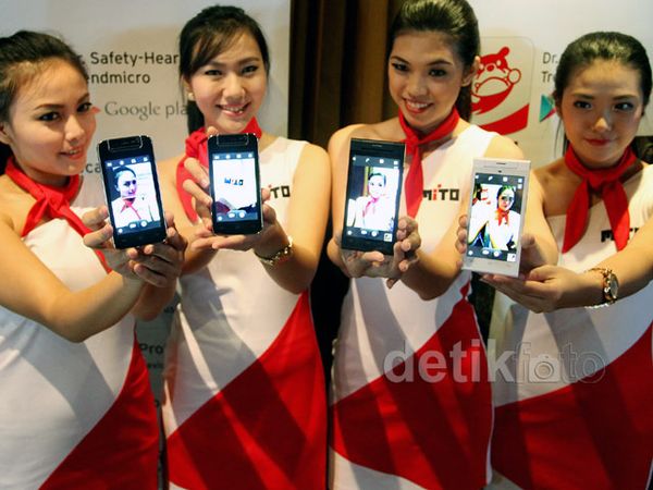 Mito Hadirkan 2 Ponsel Selfie dengan Kamera Putar
