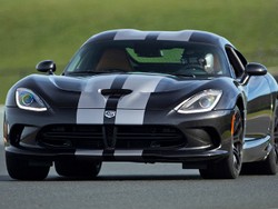 Airbag Bermasalah, Chrysler Tarik 1.912 Dodge Viper