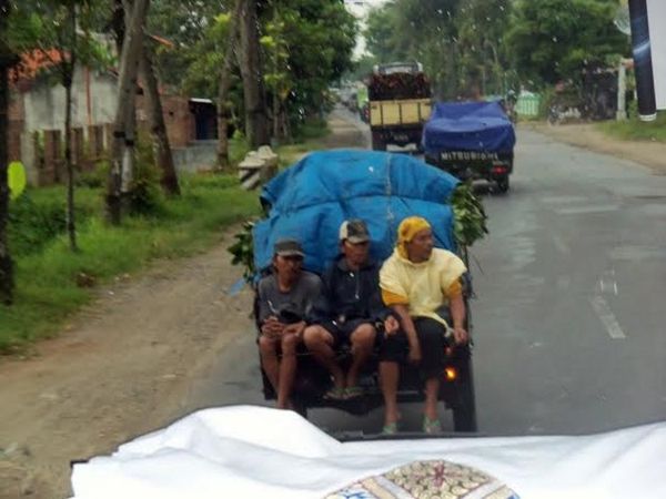 Jangan Ngelihat Kebelakan Mulu Pak!