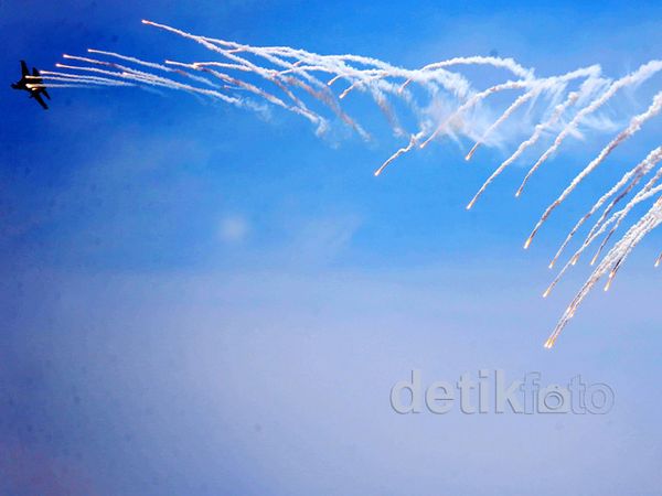 TNI Unjuk Kekuatan di HUT ke-69