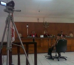 Ramlan Comel Minta Sidang Digelar Seminggu Dua Kali