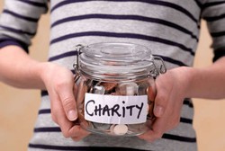 Beramal Yuk! Studi Sebut Ikut Kegiatan Amal Buat Hidup Lebih Bahagia