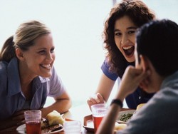 8 Cara Agar Tak Kalap Makan di Restauran Saat Sedang Diet