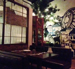 Makan Malam Romantis Ala Parisian di Le Quartier, Gunawarman