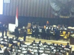 Saling Susul Menyusul Antara Suara Paket A KIH dan Paket B KMP