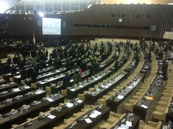 Pimpinan MPR Dilantik, Ruang Paripurna Sepi