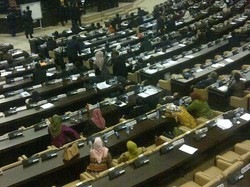 Menengok Kondisi Anggota MPR yang Paripurna Hingga Dini Hari