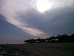 Menanti Senja di Pantai Drini, Gunung Kidul