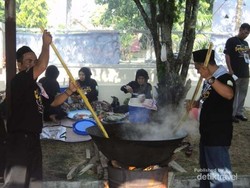 Semarak Festival Kuah Beulangong di Aceh, Memasak di Belanga Ukuran Jumbo