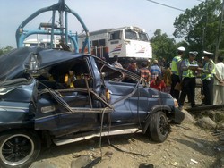 Korban Tabrakan KA Vs Kijang di Demak Jadi 5 Orang, Ini Identitasnya