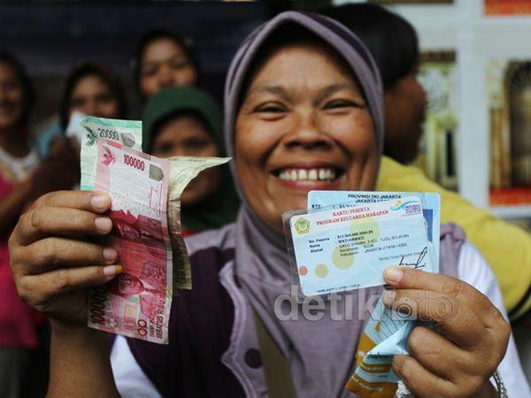 Uji Coba Penyaluran Bansos dengan Uang Elektronik