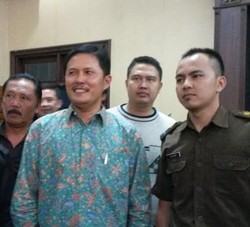 9 Jam Diperiksa Sebagai Tersangka, Bupati Sumedang Minta Doa