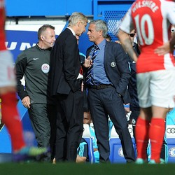 Dorong-dorongan dengan Mourinho, Wenger Disebut Lepas Kendali