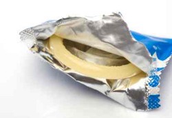 Sering Pakai Kondom, Apa Dampak Psikisnya?