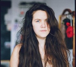 6 Tahun Menjomblo, Wanita Ini Menikahi Dirinya Sendiri