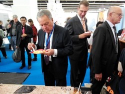 Nasi Kuning dan Soto Menarik Perhatian Pengunjung FBF di Stan Indonesia