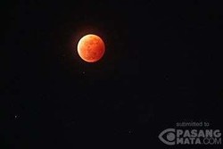 3 Foto Mata-mata Gerhana Bulan Darah di Berbagai Wilayah Indonesia