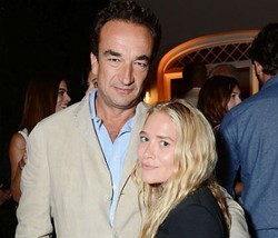 Mary-Kate Pamer Cincin Tunangan Seharga Rp 980 Juta Dari Duda 44 Tahun