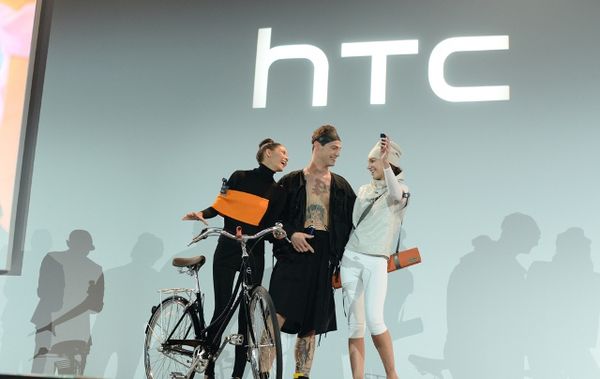 Aksi Perdana Kamera Mini HTC RE