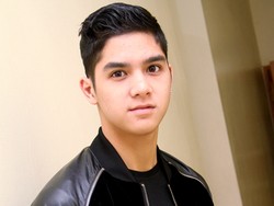 Resmi Jadi Artis! Al Ghazali Rasakan Cakaran Fans