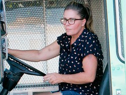 Tinggalkan Akting, Bintang Baywatch Ini Jualan Es Krim